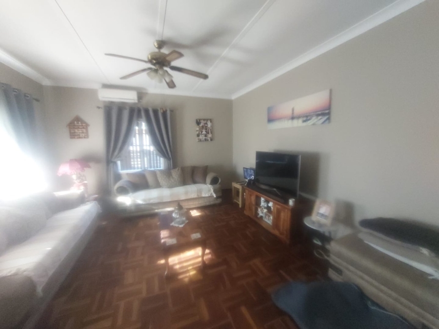4 Bedroom Property for Sale in Oos Einde North West